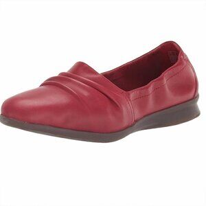 Clarks Women’s Jenette Ruby Loafer Red Leather Size 8 Medium